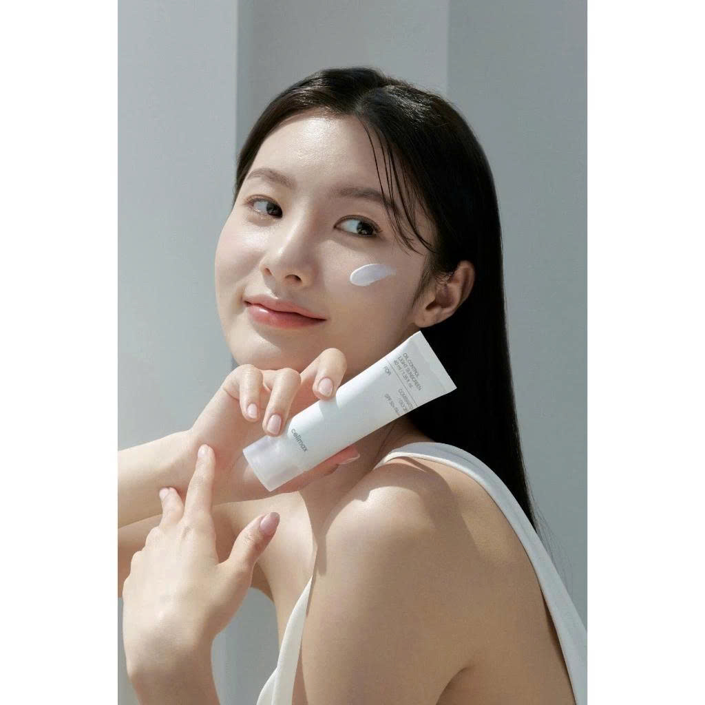 Kem chống nắng Celimax Oil Control Light Sunscreen SPF50+ PA++++ 40ml - Ảnh 4